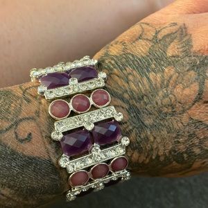 Stretchy woman’s bracelet